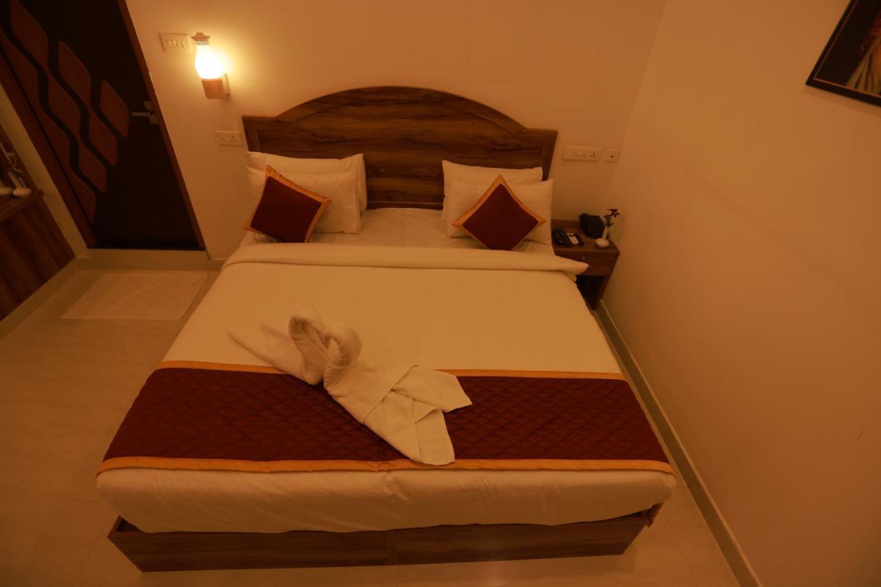 Malavikas Black Beach Resort Varkala Eksteriør bilde